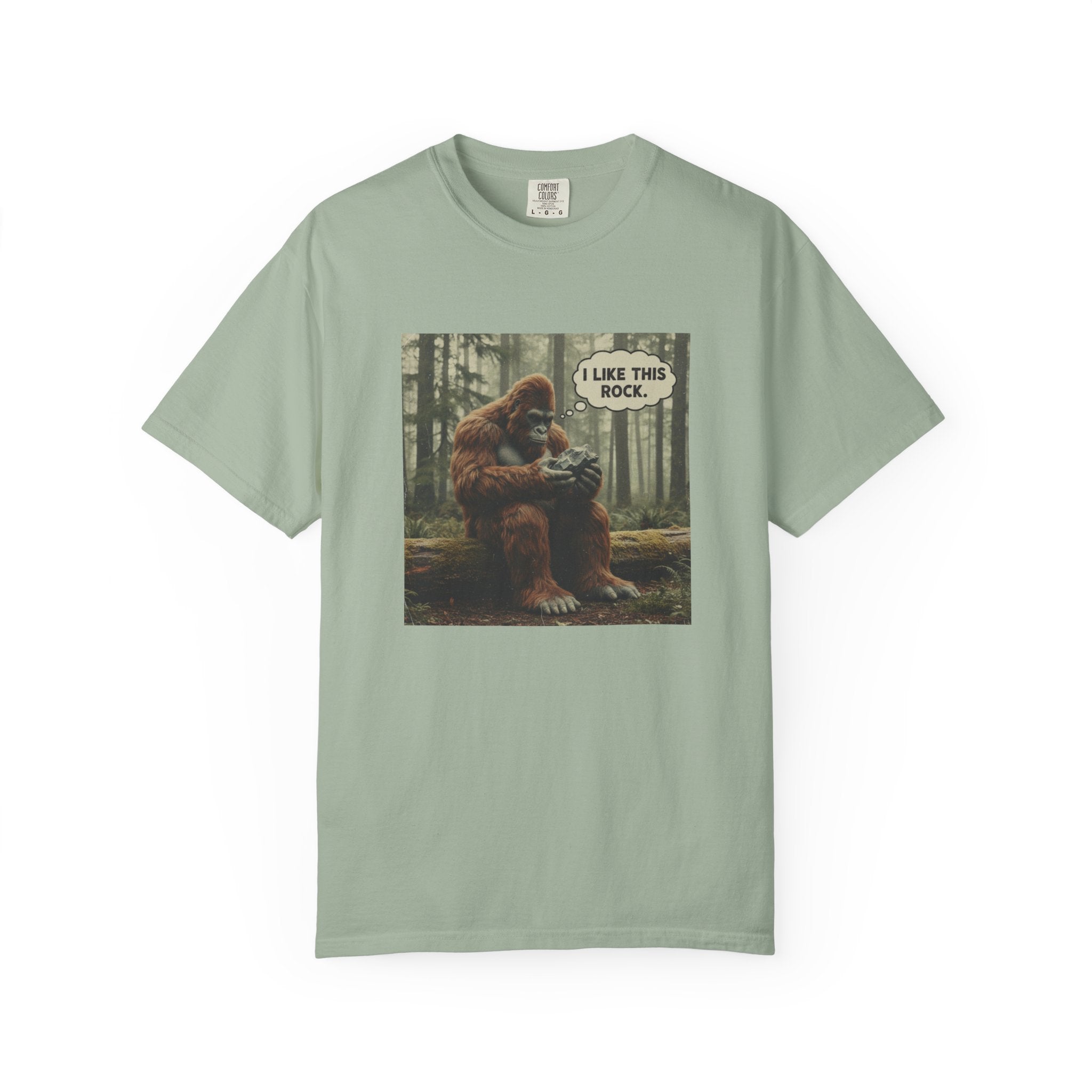 Black Funny Graphic Tees: Bigfoot - I Like This Rock